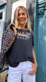 Die neue Oui Kollektion ist eingetroffen . Also Leo bleibt toll mit weißen Jeans kombiniert #fashion #boutique #outfits #heimatshoppen #fashionstyle #outfitinspiration #gkmode