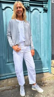 Jeden Tag packen wir schon die ersten neuen Teile für den Herbst aus .Hier noch kombiniert mit reduzierten  weißen Jeans . Alles Ready to Wear !#fashion#boutique#outfitoftheday #kollektion #outfitinspiration #heimatshoppen #gkmode