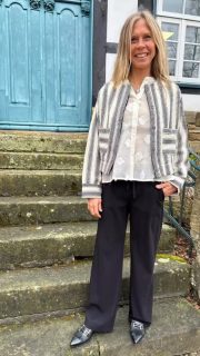 Tolles Outfit von Summum Bluse 89,95€  Jacke Summum zum wenden 139,95€ , Hose Mac 99,95€ #boutique #outfitoftheday #outfit #summer #gkmode