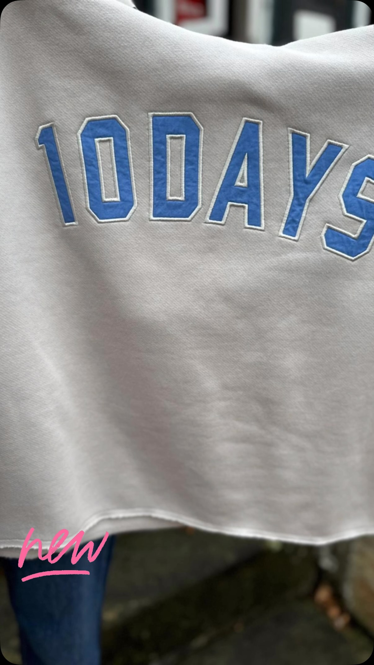 Neue Shirts und Hoodie von @10dayslifestyle eingetroffen !!
Shirts Ringel 119,90€
Hoodie 149,90€
Sneaker Crickit 149,95€
Jeans Zhrill 109,99€ 
Wir verschicken kostenfrei innerhalb von  Deutschland . Oder reservieren unter WhatsApp 
0176/44220079#boutique #outfitoftheday #kollektion #fashion #gkmode